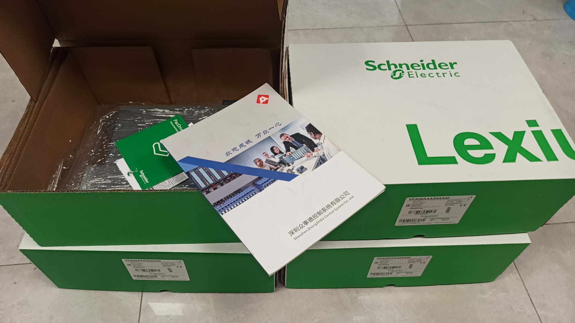 SCHNEIDER VCA08AAAA0AA00运动控制器